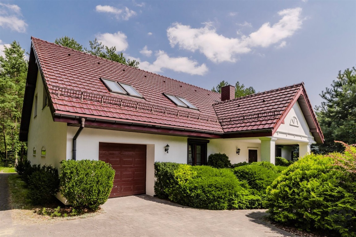 Dom przy lesie na pięknej działce