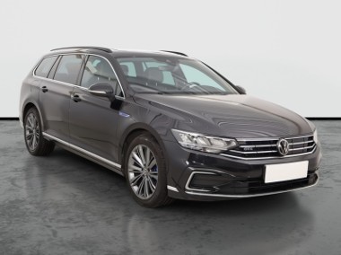 Volkswagen Passat B8 , Automat, Skóra, Navi, Klimatronic, Tempomat, Parktronic,-1