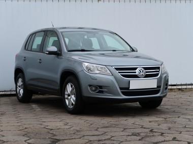 Volkswagen Tiguan , Klimatronic, Tempomat, Podgrzewane siedzienia-1