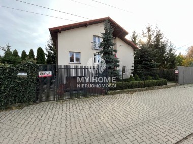 Wyjątkowy dom w Żyrardowie - idealna inwestycja!-1
