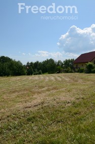 Przestronna działka budowlana w spokojnej okolicy-2