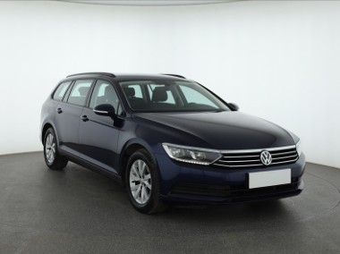 Volkswagen Passat B8 , Salon Polska, 1. Właściciel, VAT 23%, Navi, Klimatronic,-1