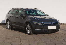 Volkswagen Passat B8 , Navi, Klimatronic, Tempomat, Parktronic,