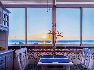 Apartament w Hiszpanii z panoramicznym widokiem na morze, 150 m od plaży-1