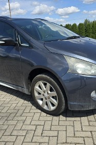 Mitsubishi Grandis 2,4Benz. Parktronic.7 Foteli.Klimatyzacja.Parktronic.Hak-2