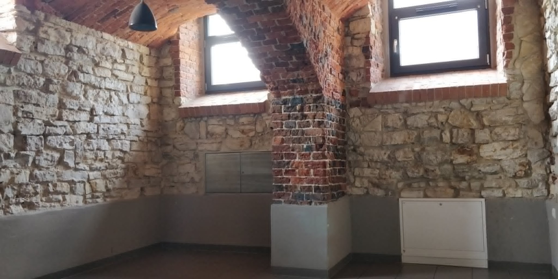 Mam do wynajęcia lokal handlowo usługowy - Więcej