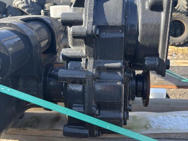 Przekładnia skrzynia rozdzielająca Massey Manitou Spicer 35714101619 NOWA OE-1