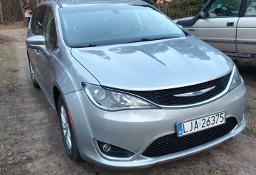 Chrysler Pacifica 2018 r. bezwypadkowy 8 osób