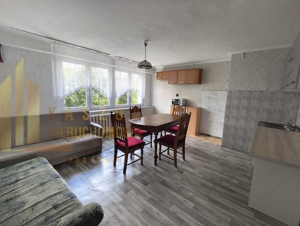 4pokoje, 3 piętro, blok, balkon.