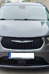 Chrysler Pacifica-2