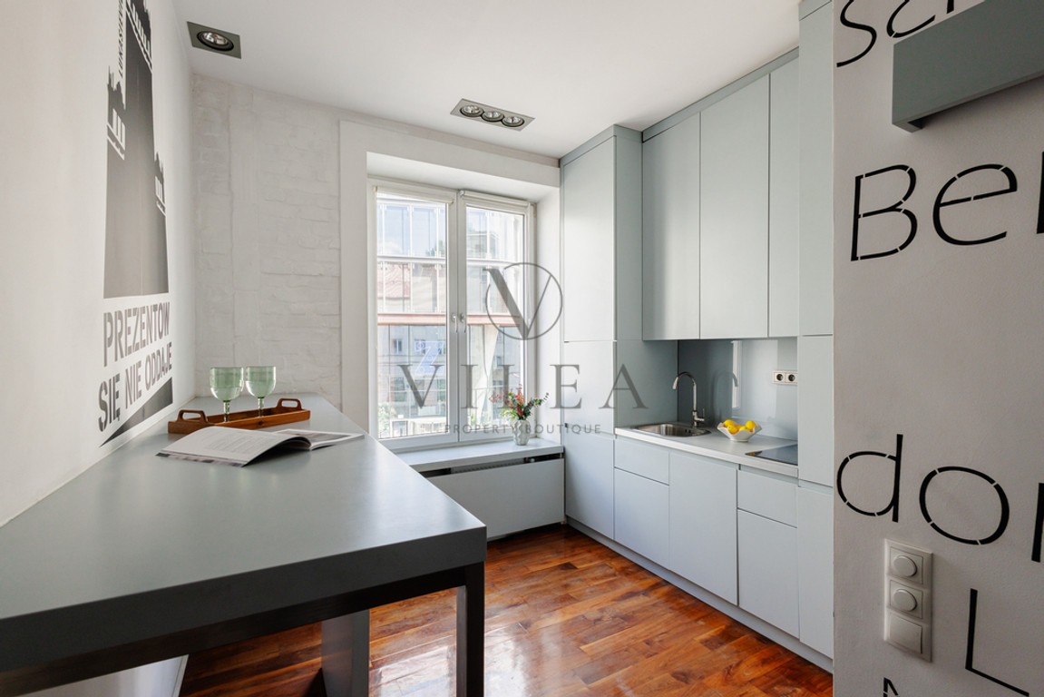 Nowy Świat, nowoczesny design w starej kamienicy - View 3