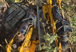 JCB 535 - łapy podpory siłownik