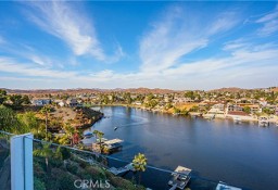 Dom CANYON LAKE